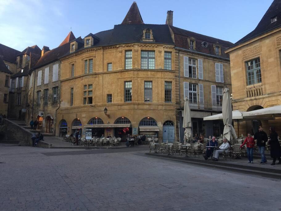 La Maison Valentin Au Coeur De La Cite Medievale Sarlat-la-Caneda Exterior photo